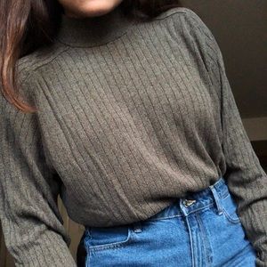 Lightweight sweater